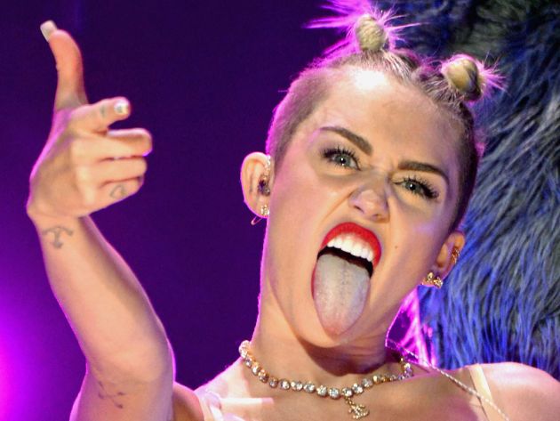 Miley Cyrus se confiesa en un documental: "Al fin puedo ser la perra mala que realmente soy" Miley Cyrus se confiesa en un documental: "Al fin puedo ser la perra mala que realmente soy"