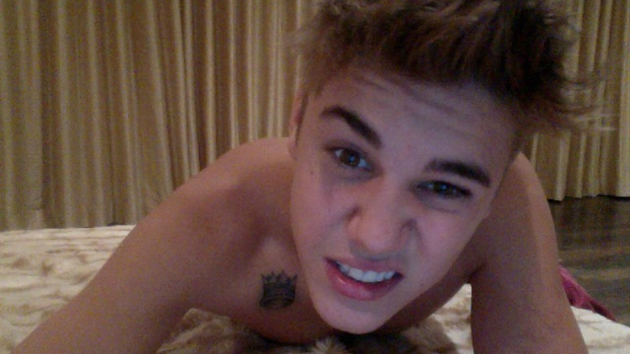 Justin Bieber en un club de Striptease Justin Bieber en un club de Striptease