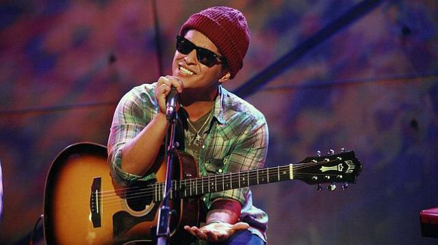 Bruno Mars, artista del año 2013 por la revista Billboard