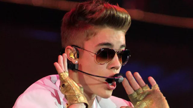 Justin Bieber traspasa la frontera del billón de visitas en Youtube con 'Baby'