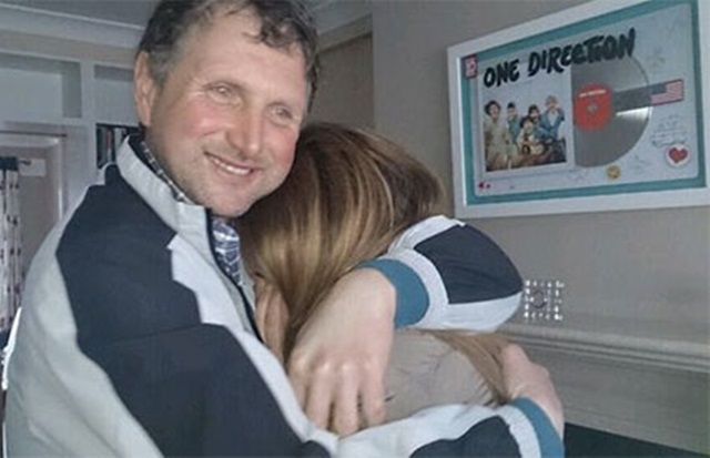 El padre de Niall Horan invita a casa de Niall a una fan española