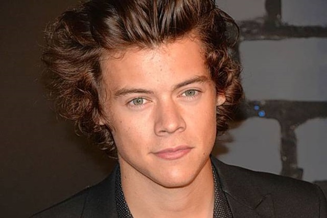 Harry Styles aprende a tejer para relajarse