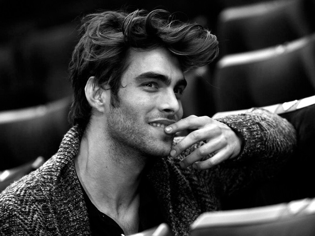 Fotos hot de Jon Kortajarena sin camiseta