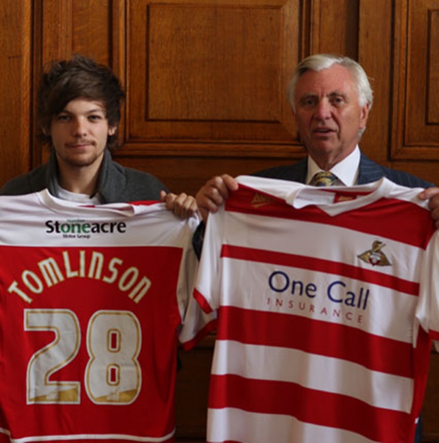 Louis Tomlinson cobrará 250£ por un selfie con él Louis Tomlinson cobrará 250£ por un selfie con él