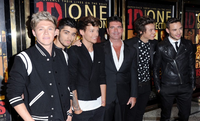 Simon Cowell defiende a One Direction Simon Cowell defiende a One Direction