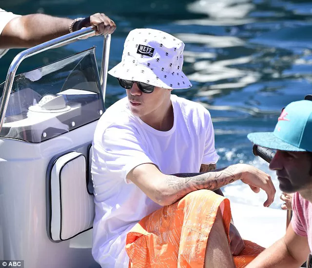 ¡Justin Bieber reta a Barack Obama a mojarse!