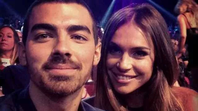 Joe Jonas regresa a la soltería