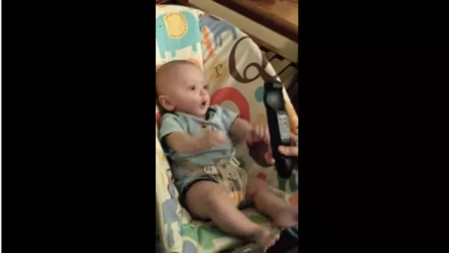 ¿Qué vuelve tan loco a este bebé?