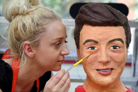 Louis Tomlinson hecho de tarta Louis Tomlinson hecho de tarta