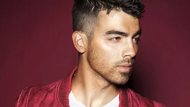 Joe Jonas de divierte en Las Vegas con strippers