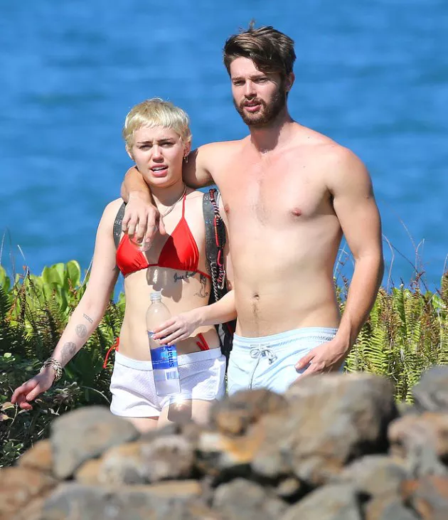 miley cyrus y su novio