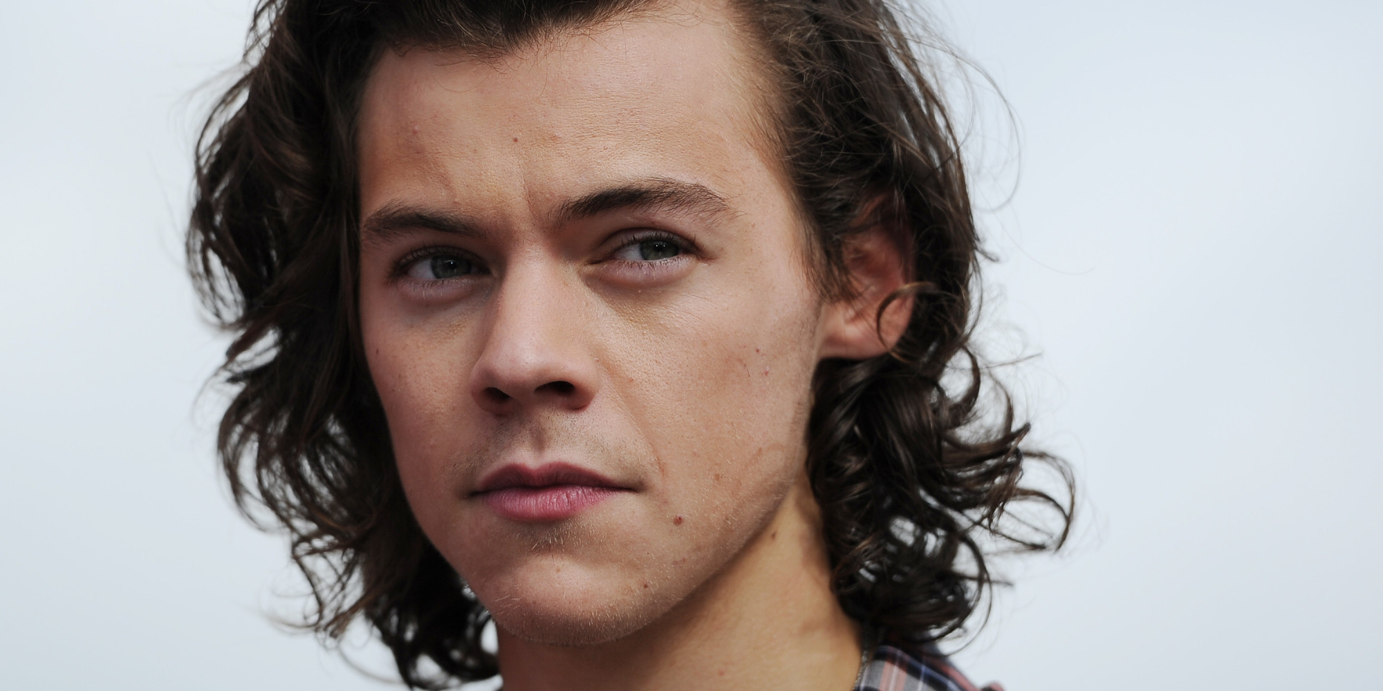 ¿Qué tratamiento de belleza usa Harry Styles en su cara?