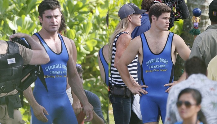 Zac Efron y Adan Devine marcan paquete en el rodaje de su nueva película