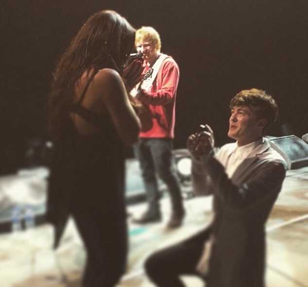 Jesy Nelson y Jake Roche, ¡están comprometidos! Jesy Nelson y Jake Roche, ¡están comprometidos!
