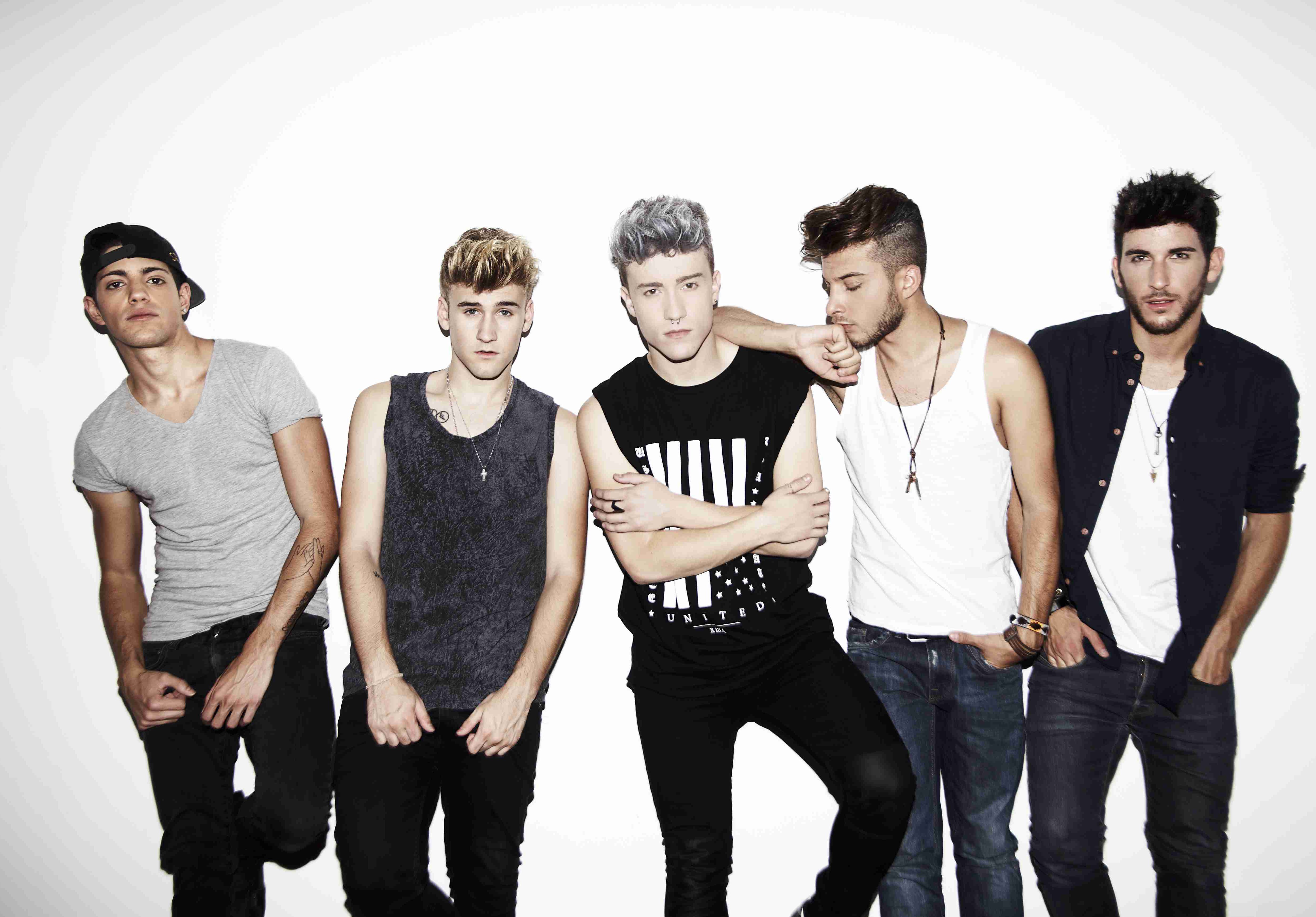 Firma de discos de Auryn por toda España Firma de discos de Auryn por toda España