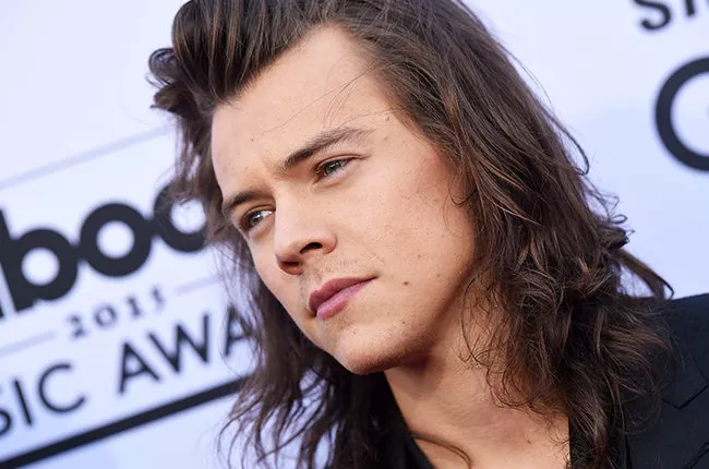 Harry Styles se corta el pelo para donarlo