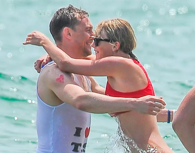 Taylor Swift Tom Hiddleston camiseta