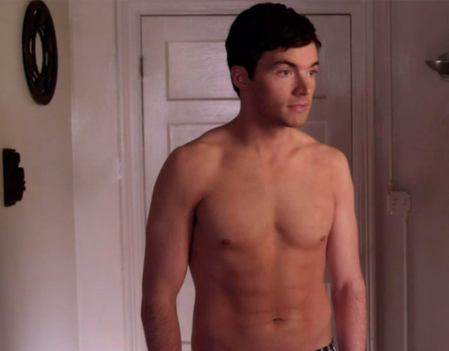 Las mejores fotos de Ian Harding sin camiseta.