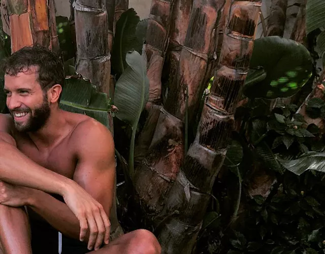 Pablo Alborán sin camiseta