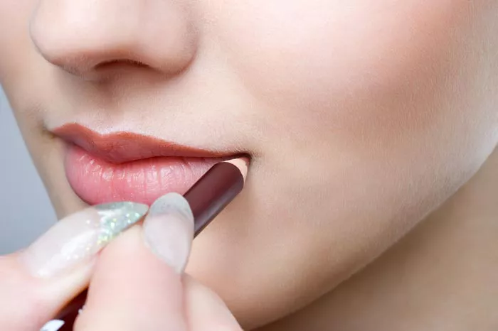 maquillaje labios finos