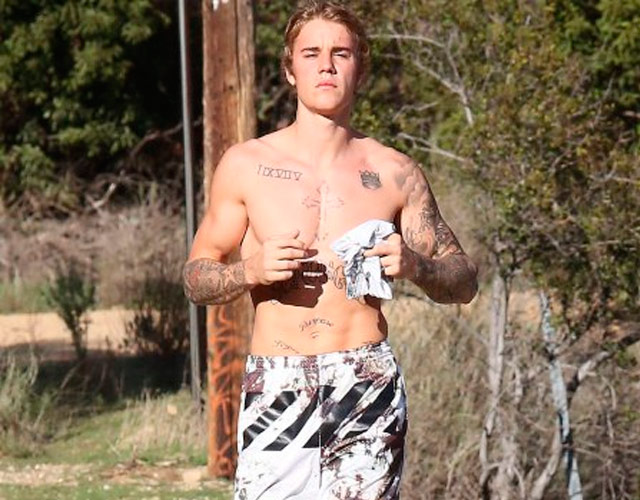 Justin Bieber sin camiseta haciendo deporte en Los Ángeles
