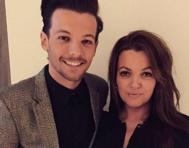 Louis Tomlinson canta 'Just Hold On' tras la muerte de su madre, Johannah Deakin