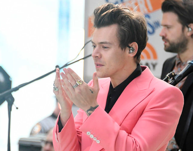 Harry Styles sorprende a una fan herida en el atentado de Manchester Harry Styles sorprende a una fan herida en el atentado de Manchester