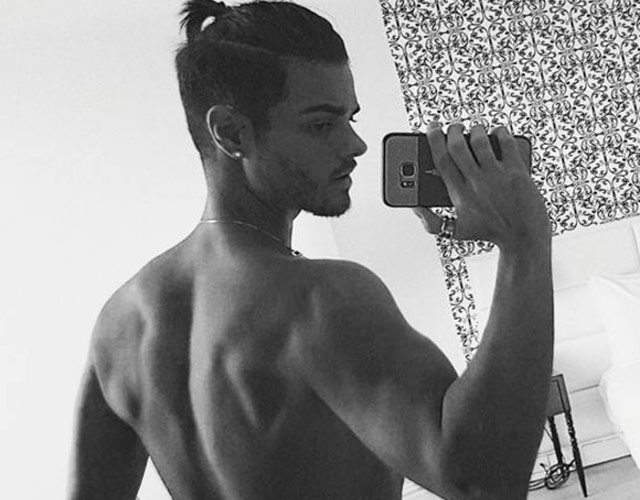 Escucha 'Loco Enamorado' de Abraham Mateo Escucha 'Loco Enamorado' de Abraham Mateo