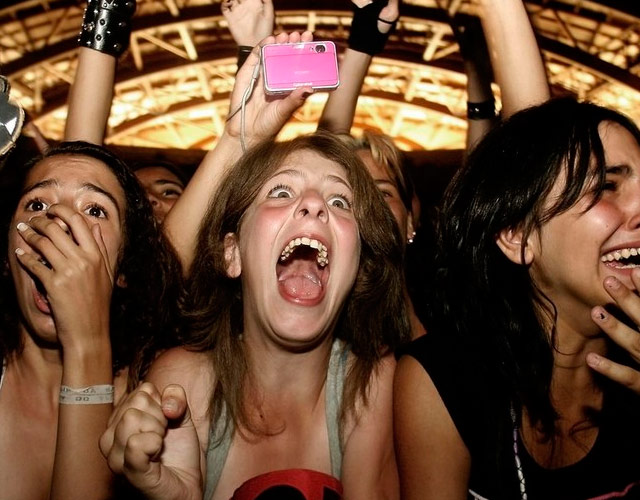 Se le colapsaron los pulmones por gritar muy fuerte en un concierto de One Direction Se le colapsaron los pulmones por gritar muy fuerte en un concierto de One Direction