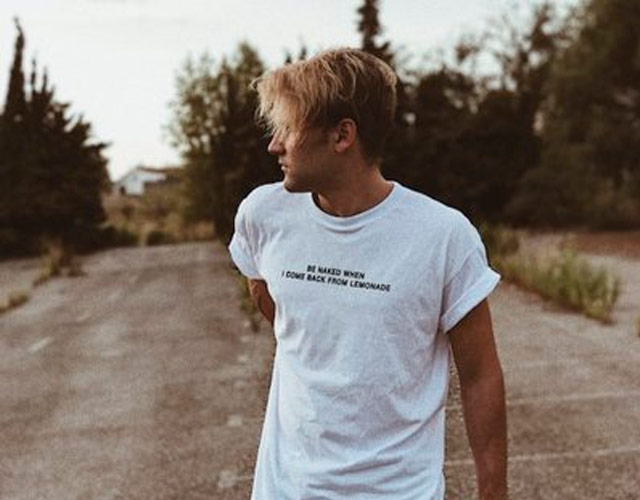 Dani Fernández de Auryn estrena 'Te Esperaré Toda La Vida' Dani Fernández de Auryn estrena 'Te Esperaré Toda La Vida'