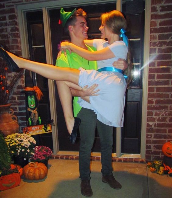 84 parejas de ideas de disfraces de Halloween perfectas para ti y Bae