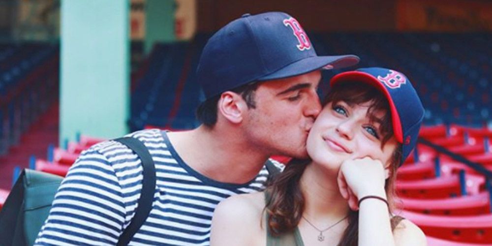 Aquí está la línea de tiempo completa de "La cabina de los besos" La relación entre Joey King y Jacob Elordi