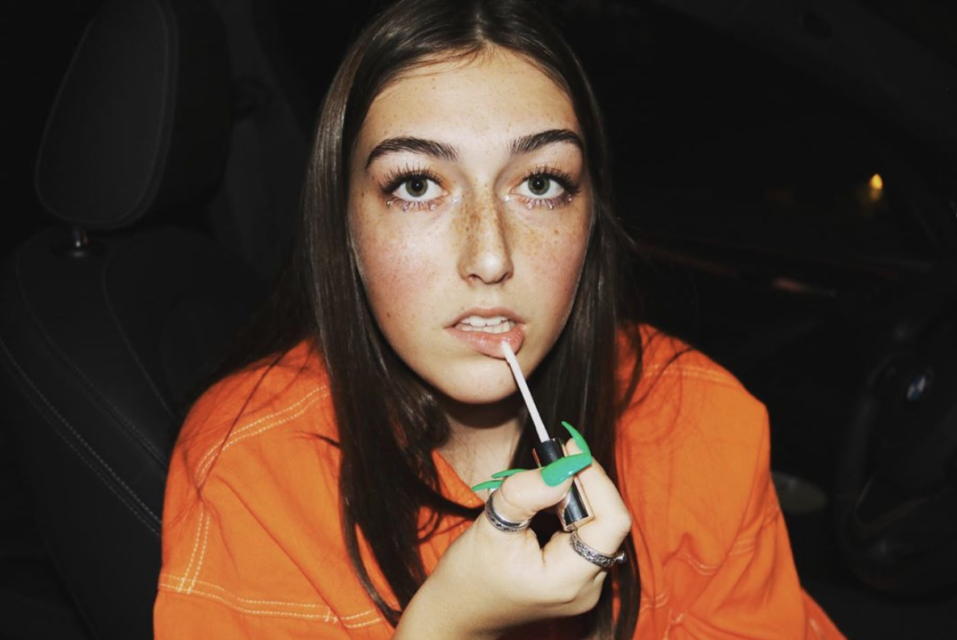 Ava Stanford se inspira en la nueva línea de maquillaje Hyaline Cosmetics