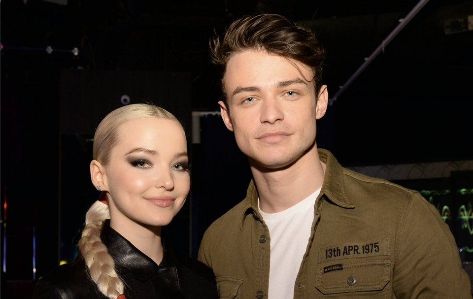 Dove Cameron celebra el cumpleaños de su novio Thomas Doherty con un dulce mensaje de medios sociales