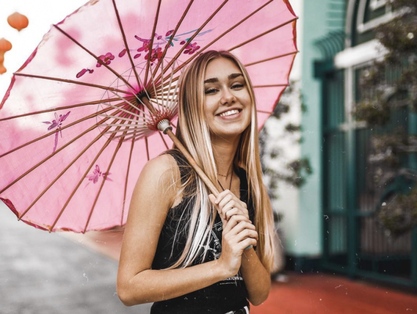 Emily Skinner, Lilia Buckingham y más sirven Miradas importantes en el Baile Arco Iris de Disney Channel