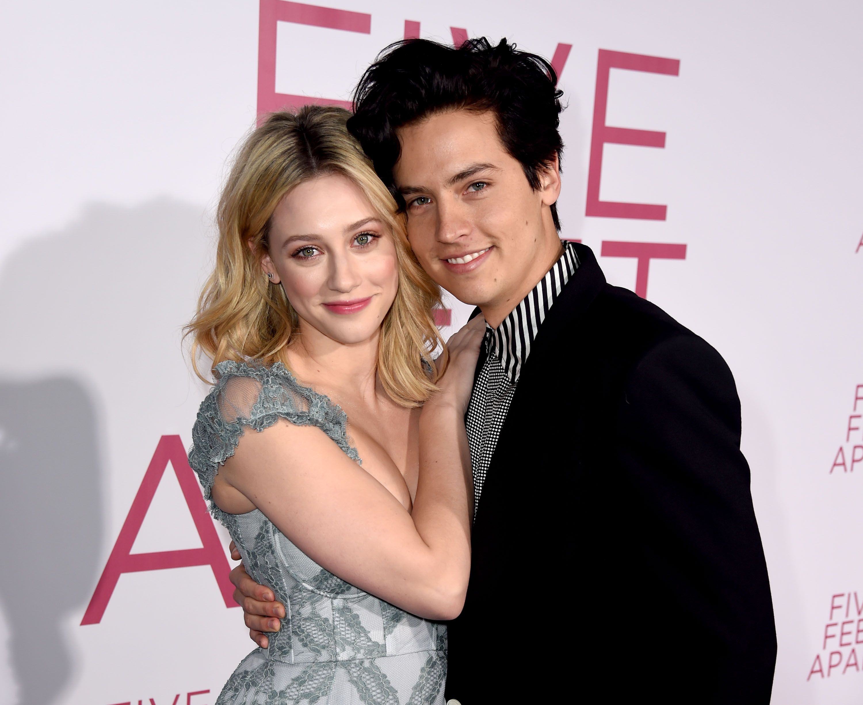 Cole Sprouse confirma la ruptura con Lili Reinhart en Instagram Post