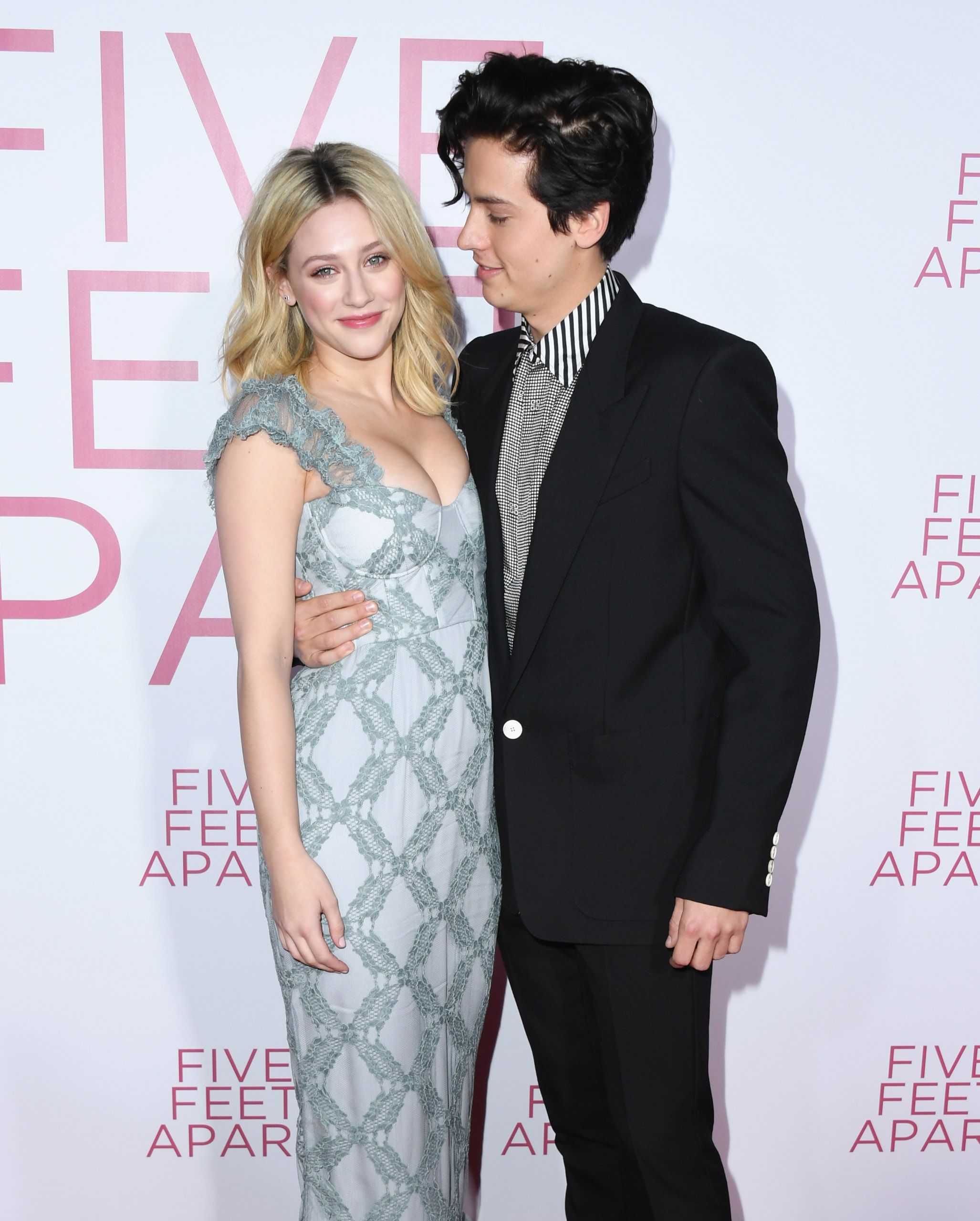 Llorar el fin de Sprousehart comprobando su complicada línea de tiempo de la relación