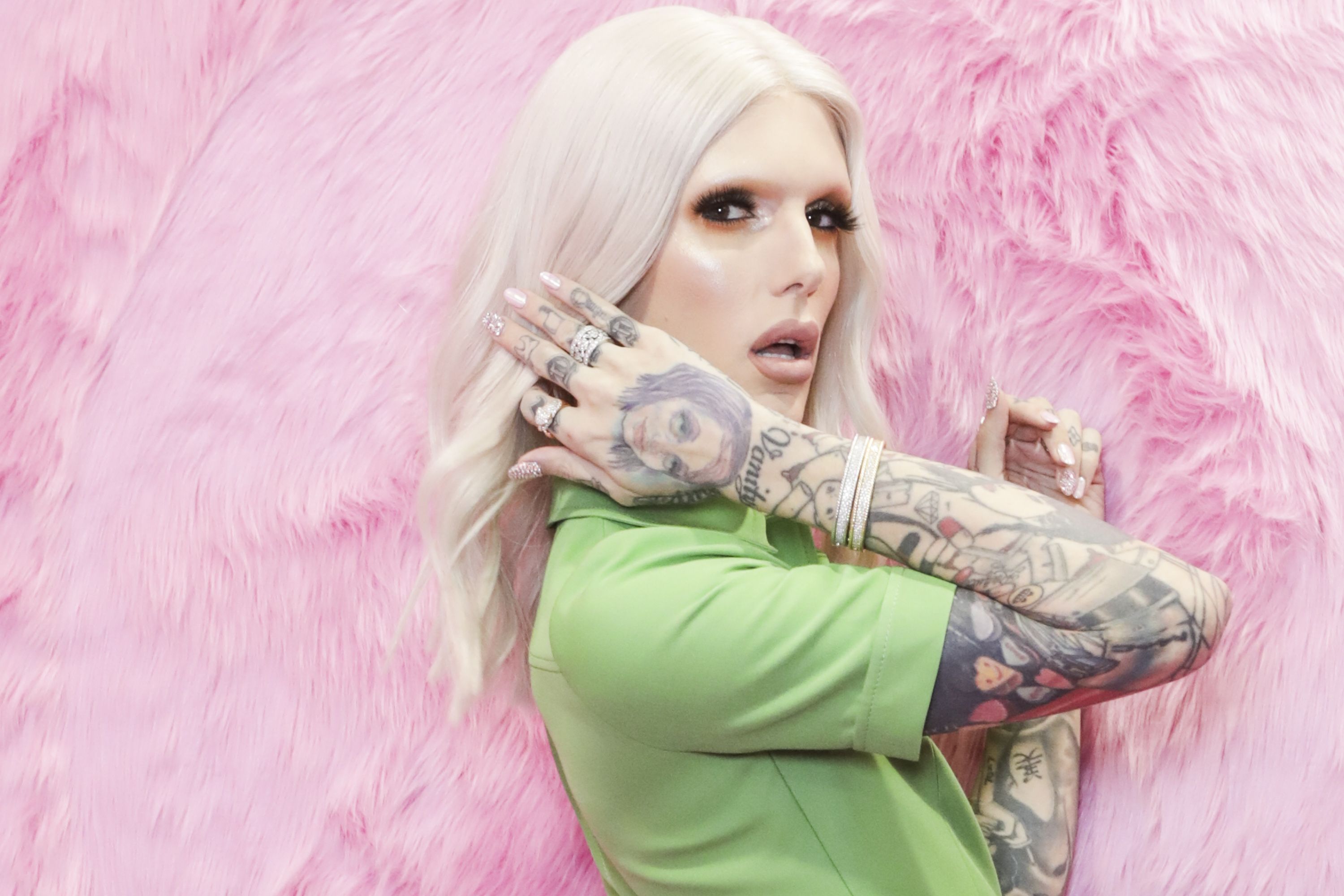 Todo lo que necesitas saber sobre el polémico gurú del maquillaje Jeffree Star