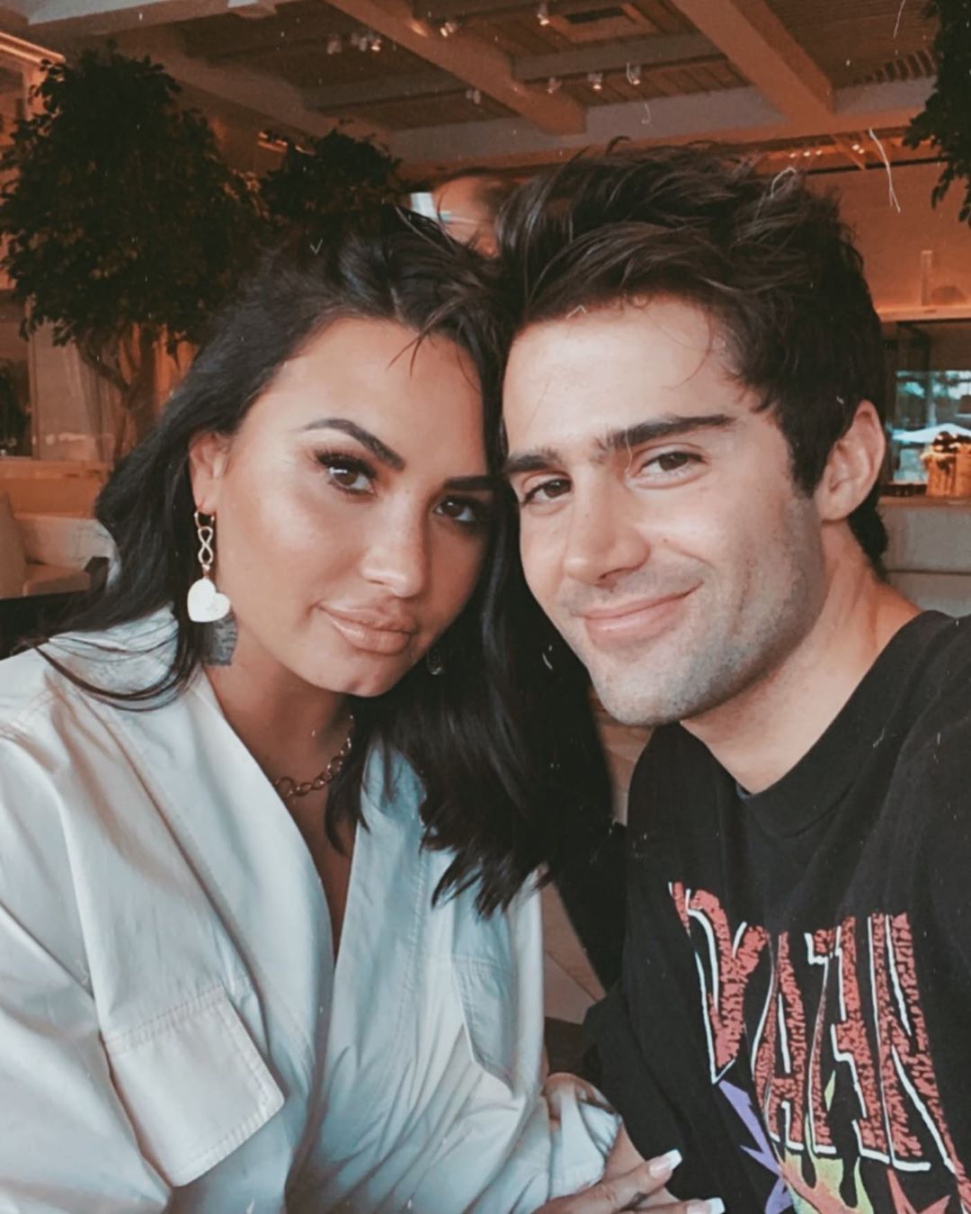 Demi Lovato y Max Ehrich, según se informa, se separan 2 meses después del compromiso.