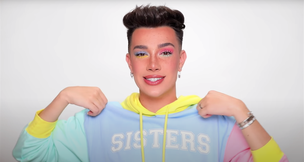 James Charles está en un sucio drama con un diseñador que dice que ha dejado su negocio...