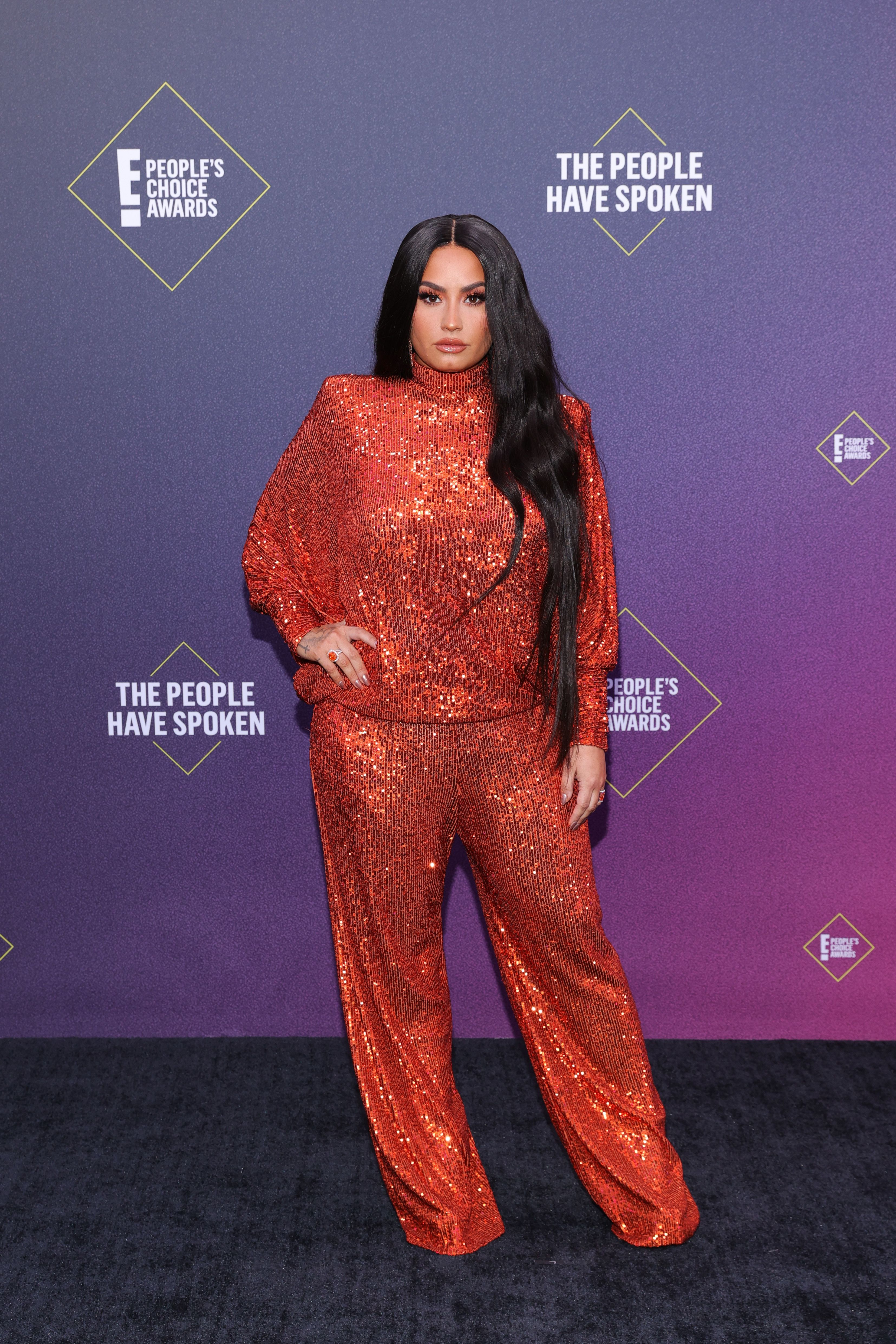 Demi Lovato usó chispas de sudor para albergar a los PCA y las necesito en mi vida.