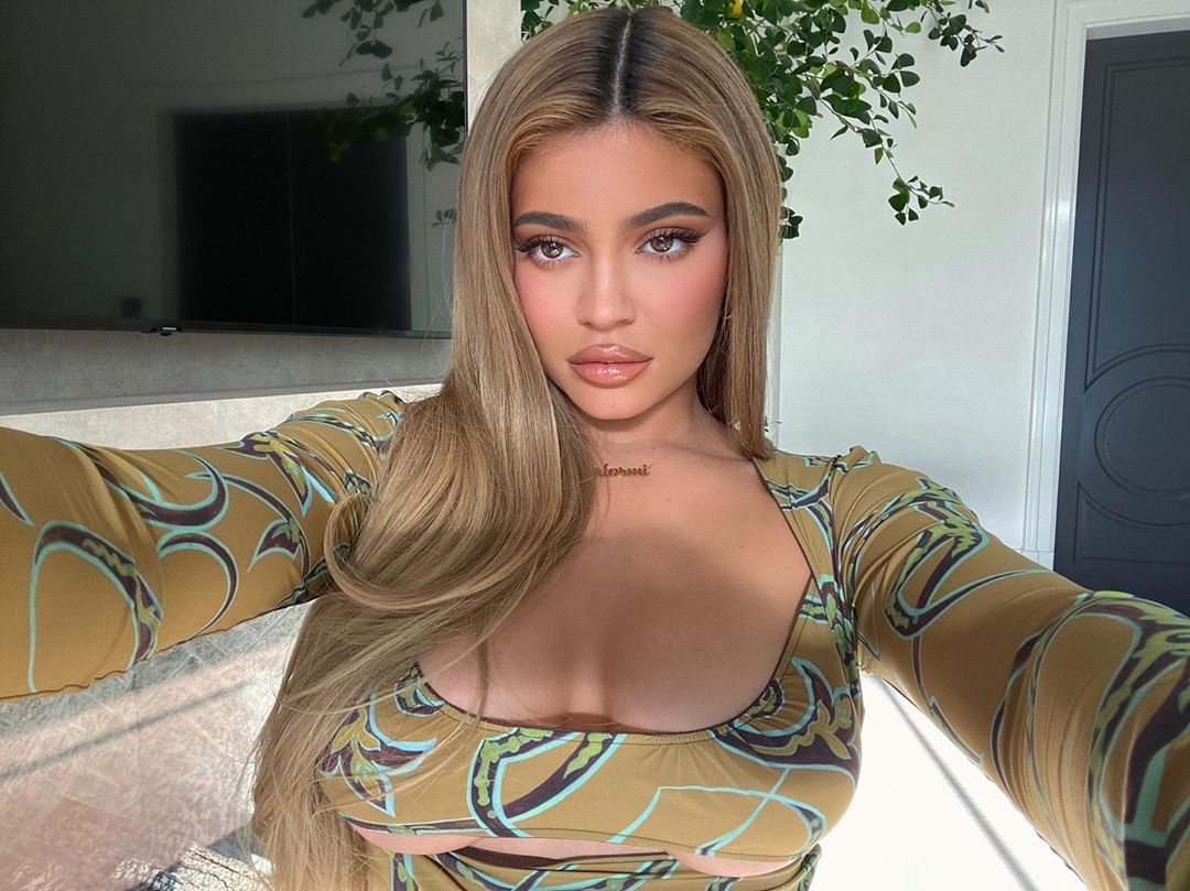 Kylie Jenner acaba de poner unas tetas verdaderamente magníficas en Instagram