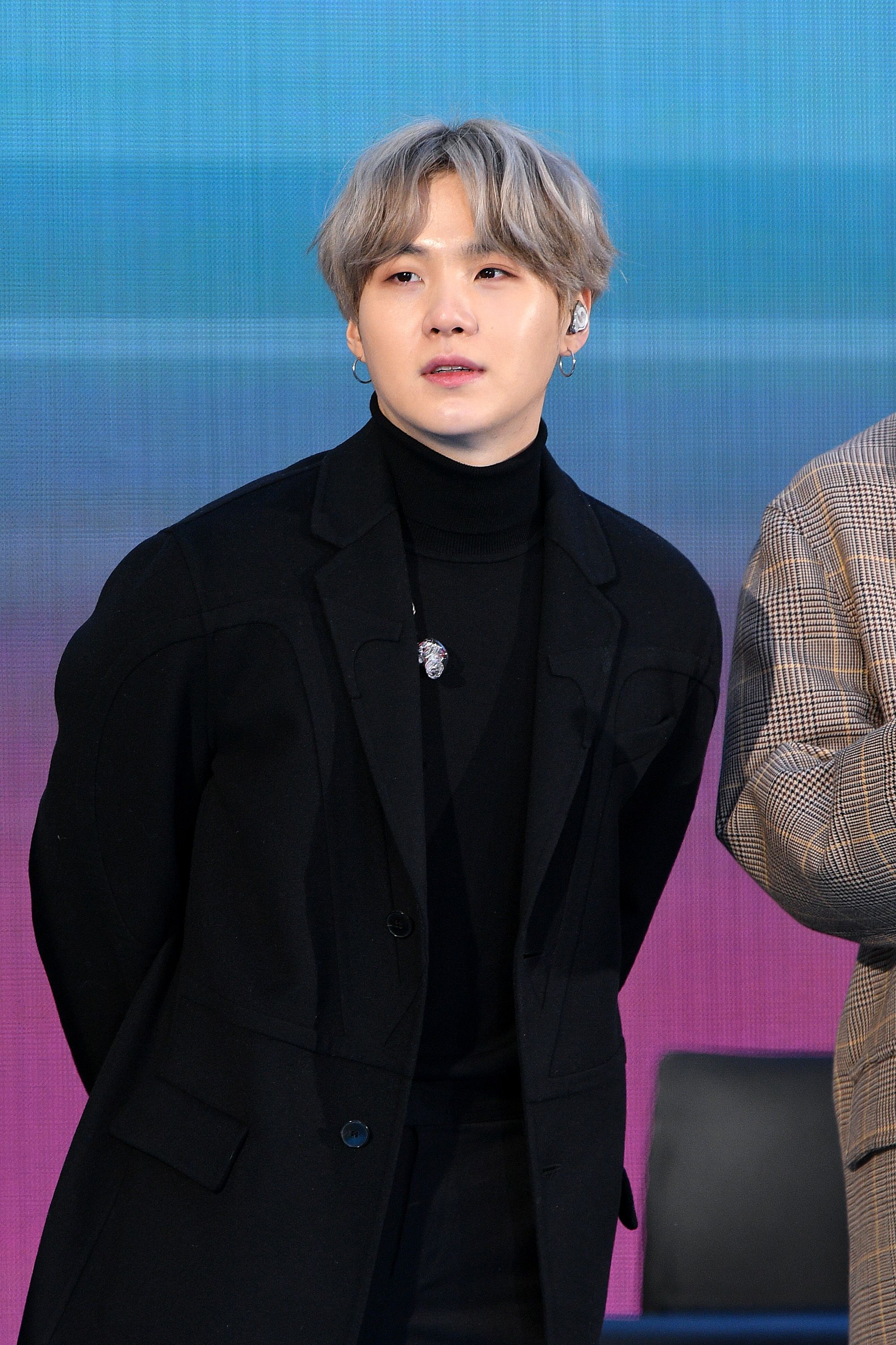 Suga de la BTS derriba la masculinidad de la mejor manera posible