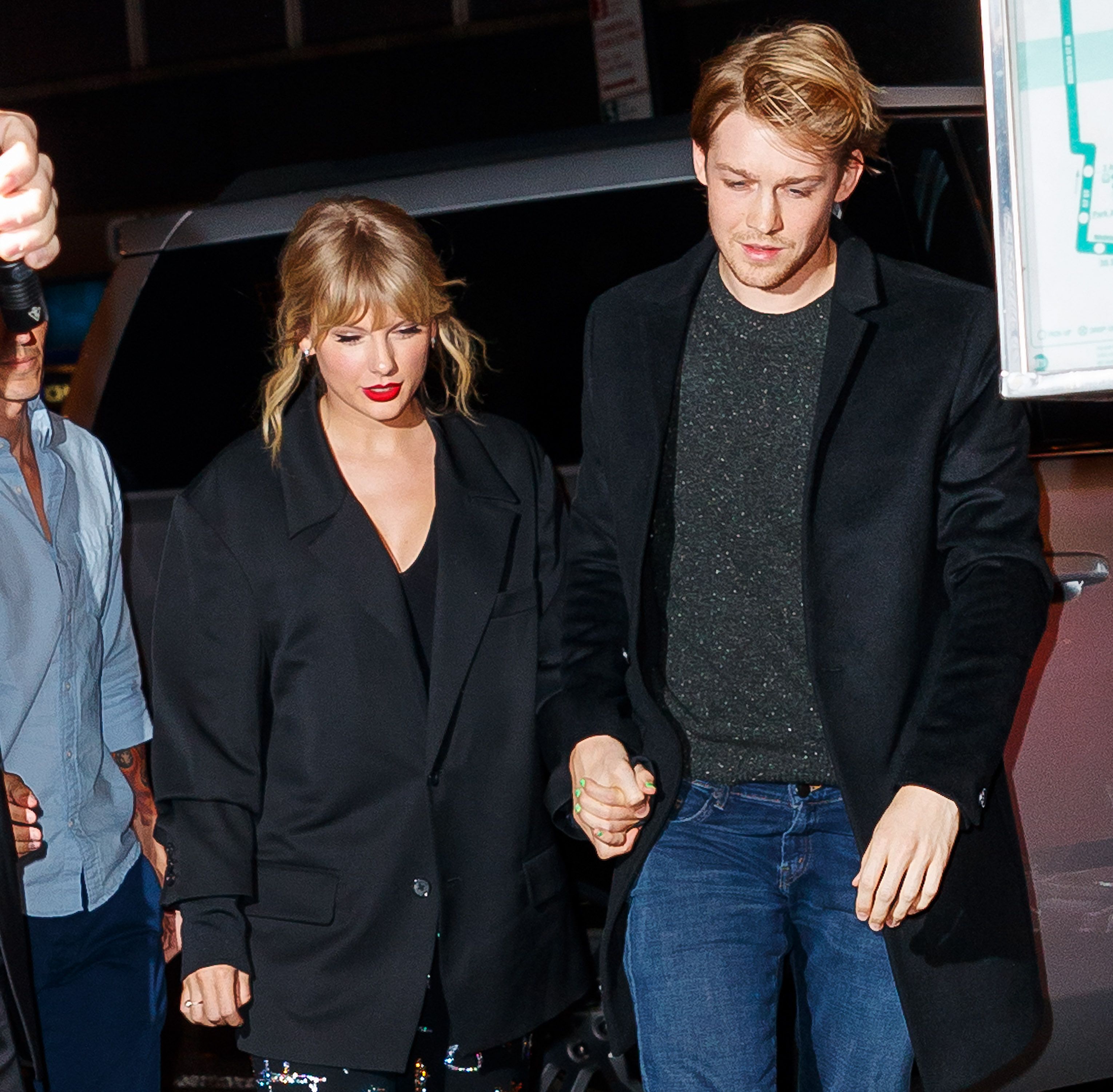 Taylor Swift se abre sobre cómo ha encontrado la "normalidad" en su relación con Joe Alwyn