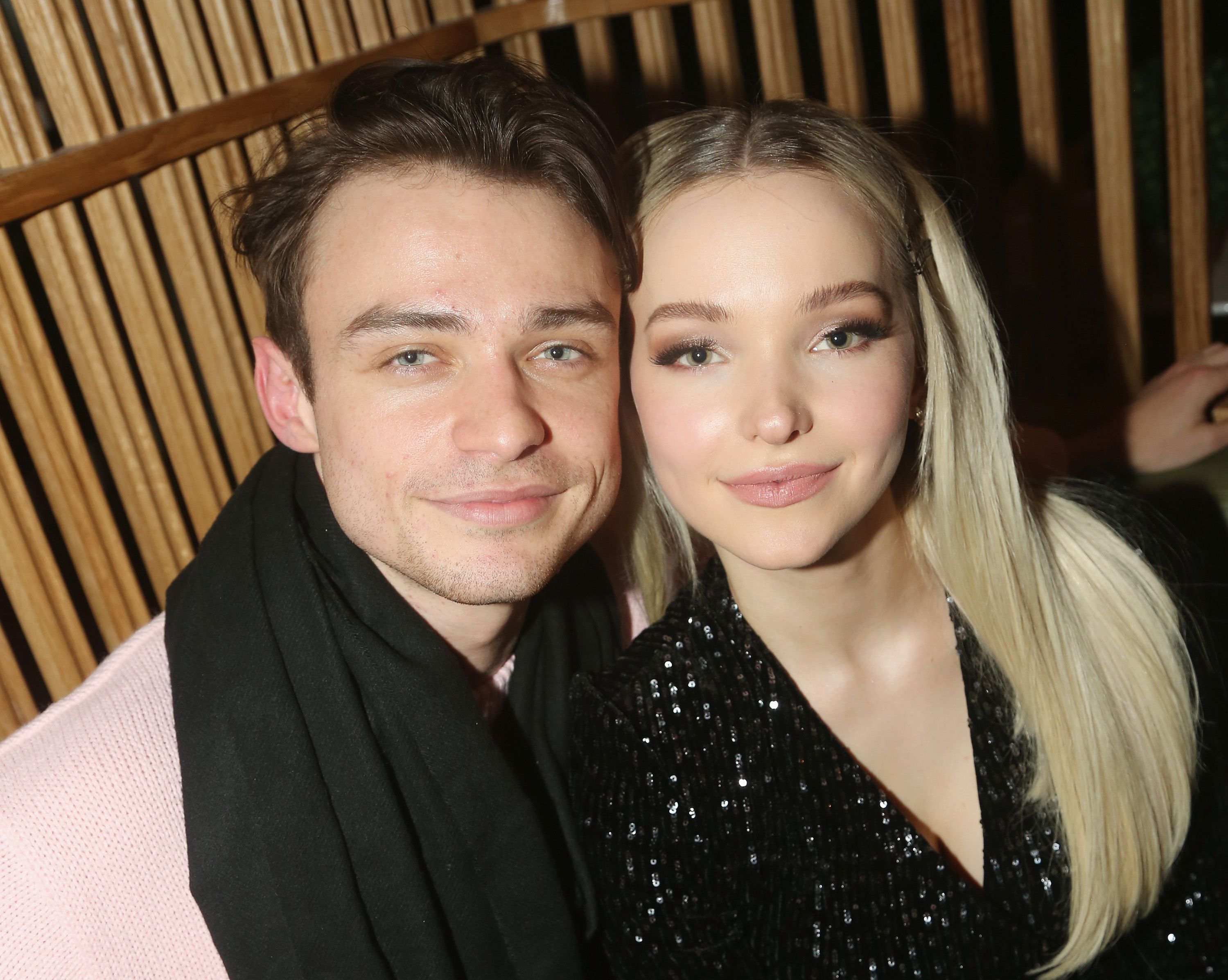 Dove Cameron revela que se separó de Thomas Doherty a principios de este año