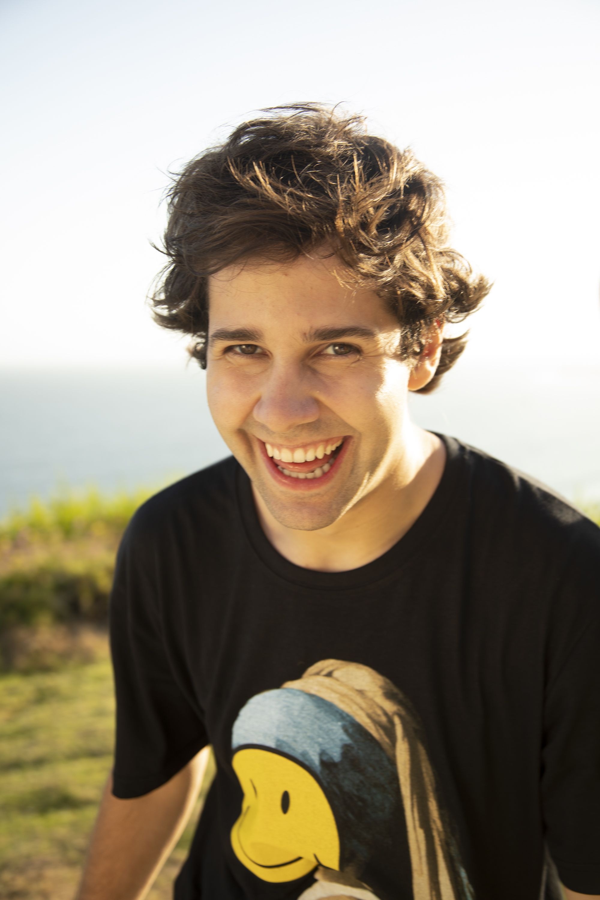 Una llamada de zoom con David Dobrik, que duerme en su perfume y quiere una chica con sentido del humor