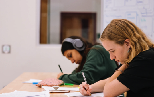 Cambié de la escuela virtual a la escuela presencial. Aquí están mis pensamientos: