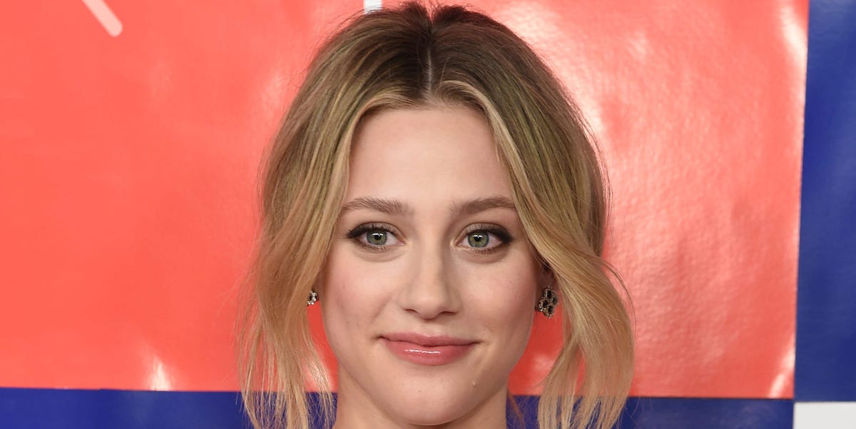 Lili Reinhart se dirige a un imitador 