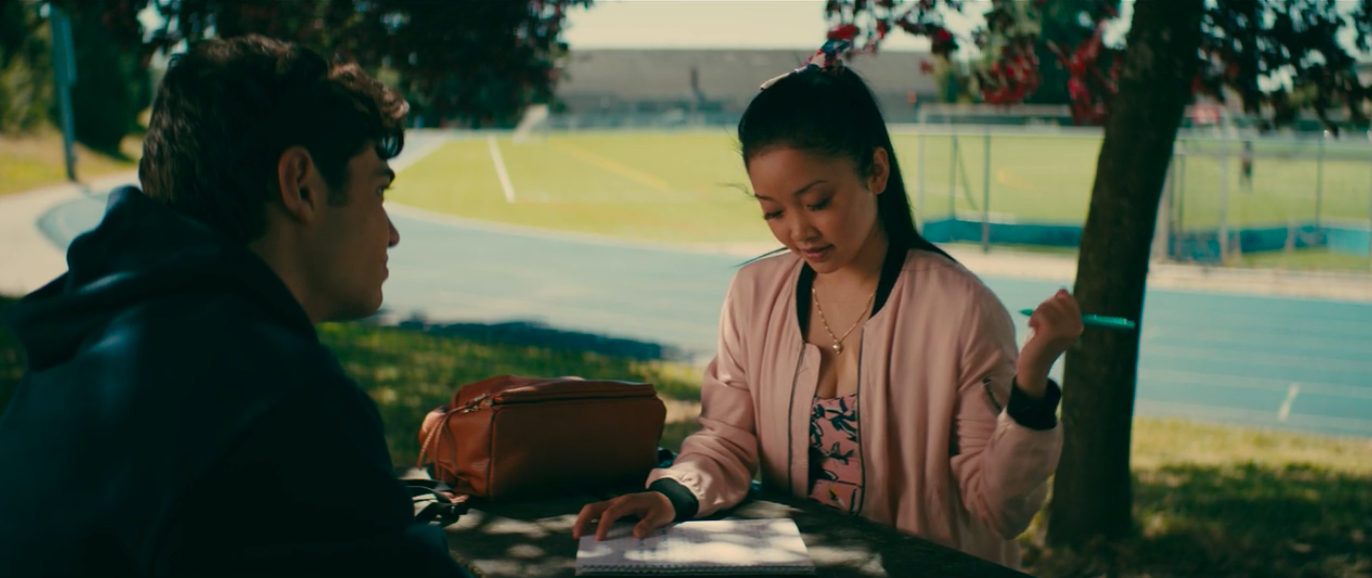 Cómo conseguir el adorable estilo de Lara Jean en "A todos los chicos que he amado antes" por poco dinero