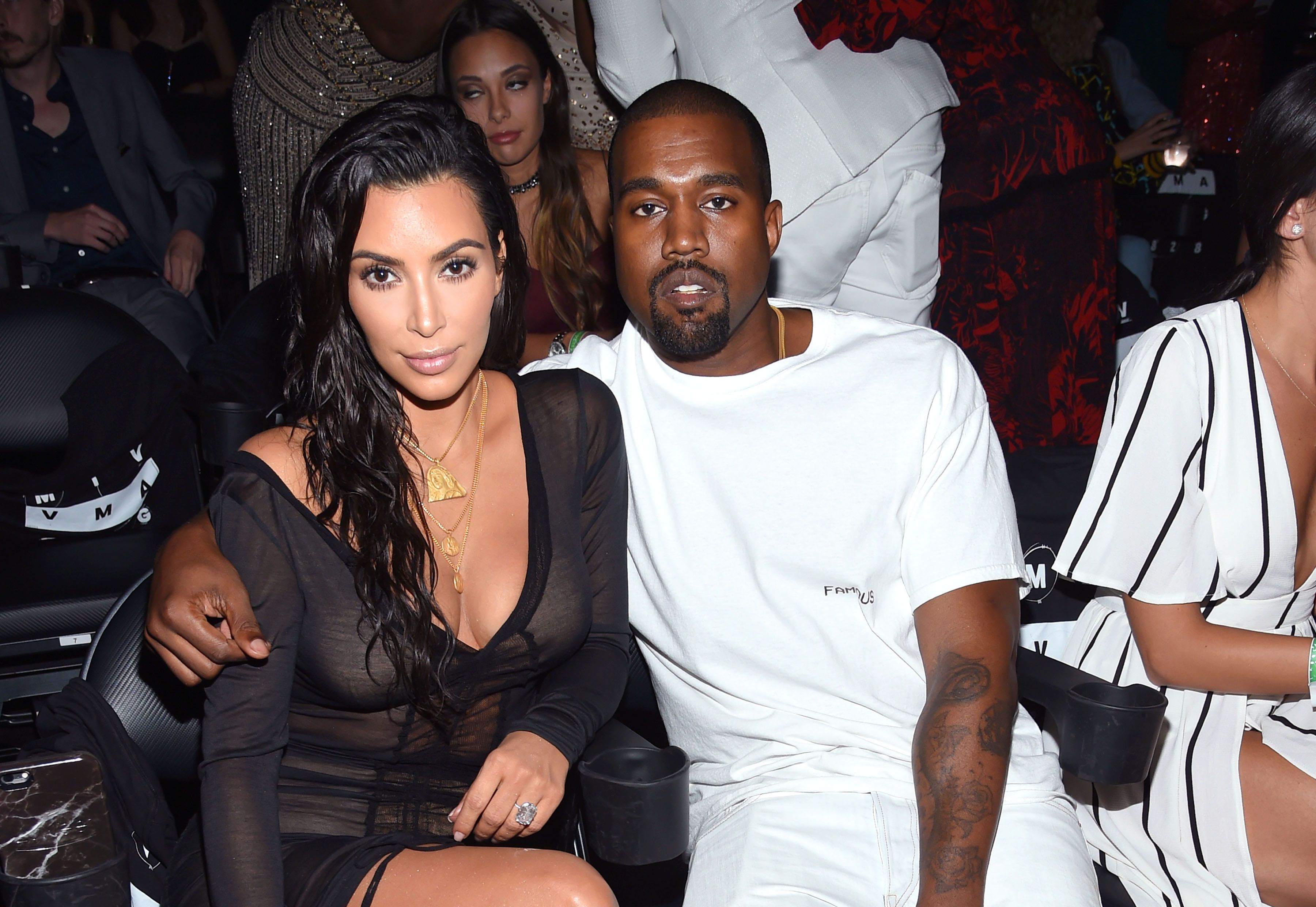 Kim Kardashian ha solicitado oficialmente el divorcio de Kanye West